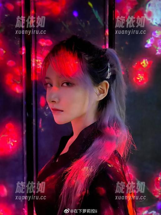 黑色时光：在下萝莉控ii的写真作品，独特壁纸灵感助你展现个性.txt