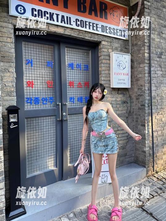 头条女神 - 探秘杨曼妮最新御姐系列，美图展现别样风情.txt