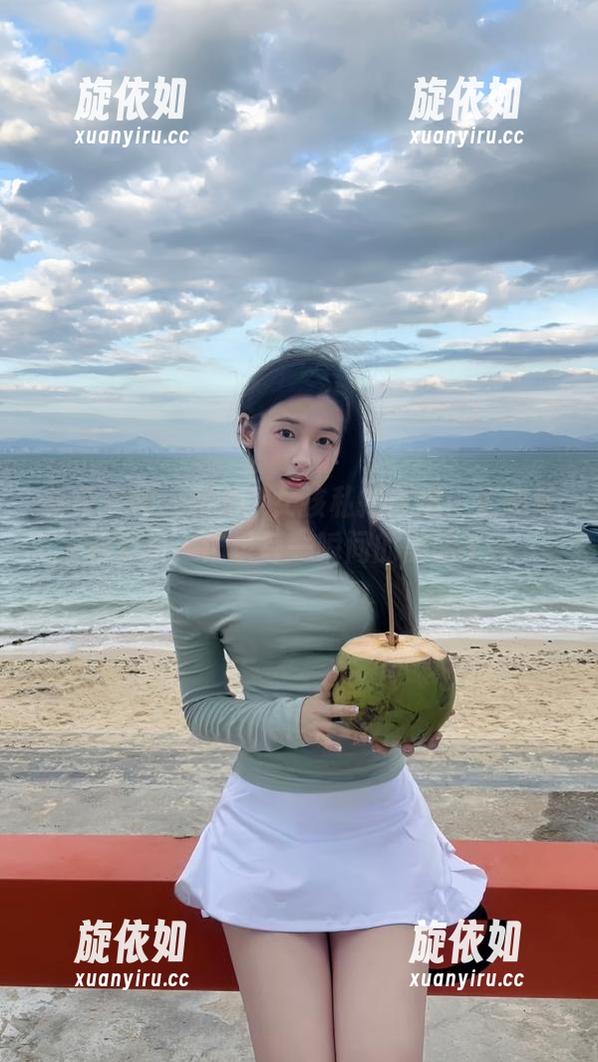 头条女神 - 梦心玥女孩私拍合集：汇聚青春梦幻，记录每一瞬间的美丽.txt