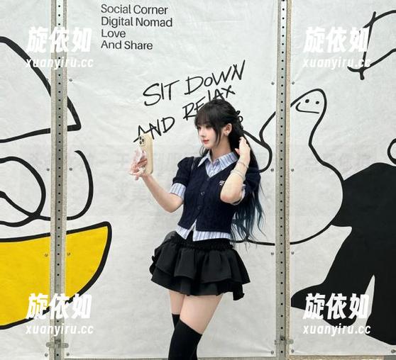 头条女神 - 王竹制服写真作品更新，点亮你追求美的每一个瞬间.txt