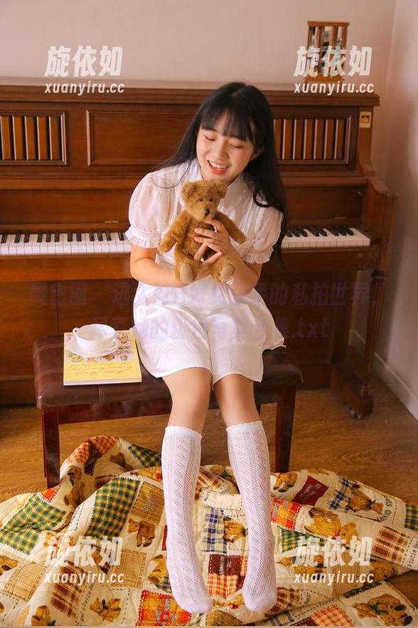 微密圈 - 逃入好H好女杀手的私拍世界，尽享她的粉色写真合集.txt