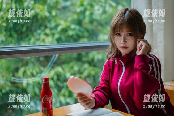 小仓千代w女孩写真在线资源库：探索她的精彩摄影作品，绝对不容错过！.txt