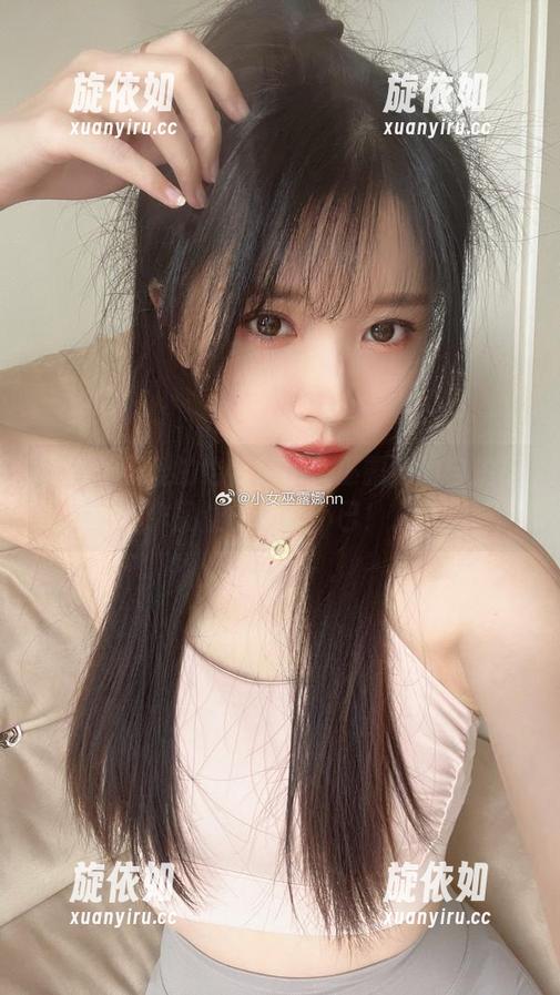 优雅与可爱的结合，小女巫露娜的自拍福利作品让你心动不已！.txt