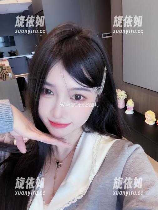 小小奶瓶儿的秘书艺术合集，超美壁纸任你下载欣赏.txt