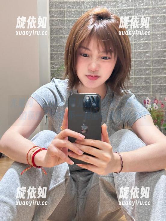 尤果网 - Sukki可儿眼镜图集：在无圣光的氛围中领略不一样的可爱风采.txt