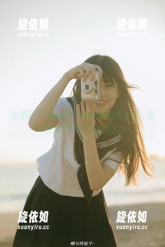 尤果网 - 探索佟蔓华丽礼服写真合集，展现她无与伦比的魅力.txt