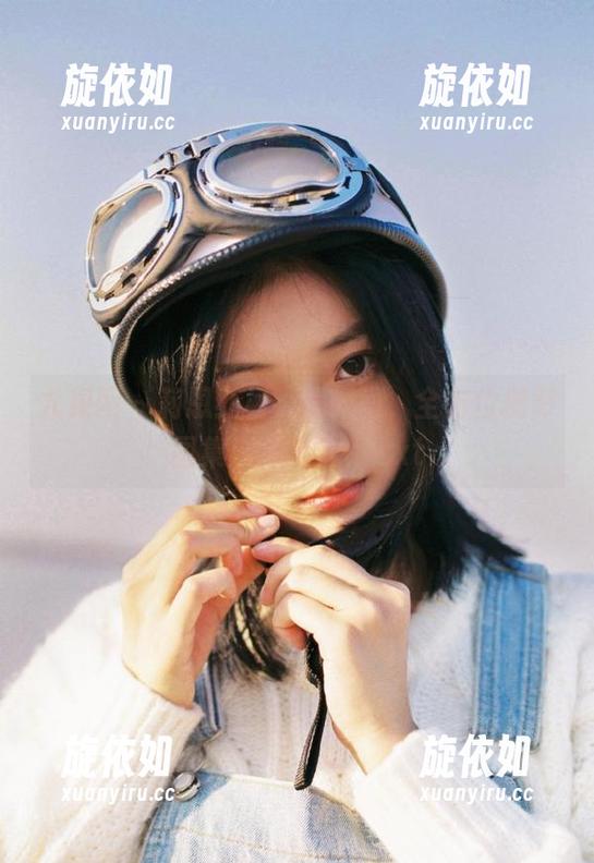 尤果网 - 莉恩红裙唯美瞬间，全方位摄影图集与精选合集.txt