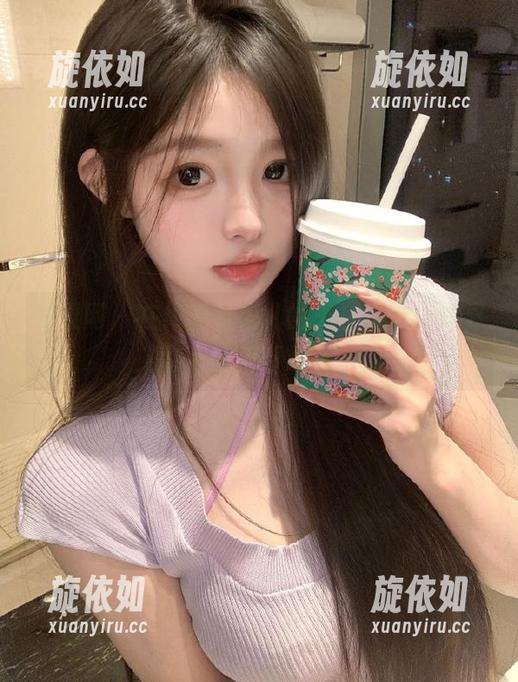 尤果网 - 在线观赏蜜儿的天台写真，追寻光影下的青春故事.txt