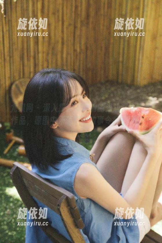 尤果网 - 深入探索黛斯羽的海边写真艺术作品，原图中所蕴藏的故事令我们沉醉不已.txt