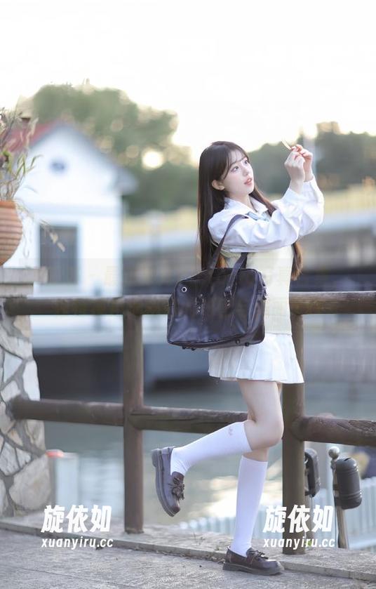 尤蜜荟 - 最新果儿Victoria写真合集，独特视角揭秘她的秘密与美丽.txt