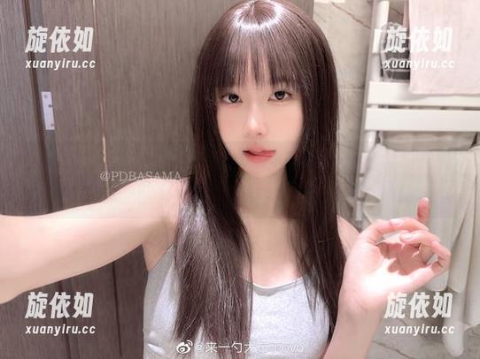 在布丁大法的无圣光写真中，乖巧女仆与你的梦幻交织成真！.txt