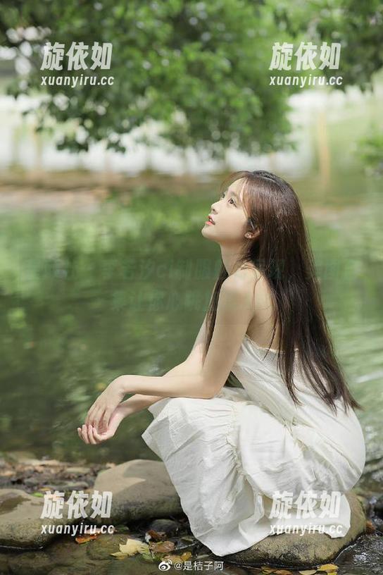 星颜社 - 李若汐ci制服魅力呈现，美图合集让你心跳加速.txt