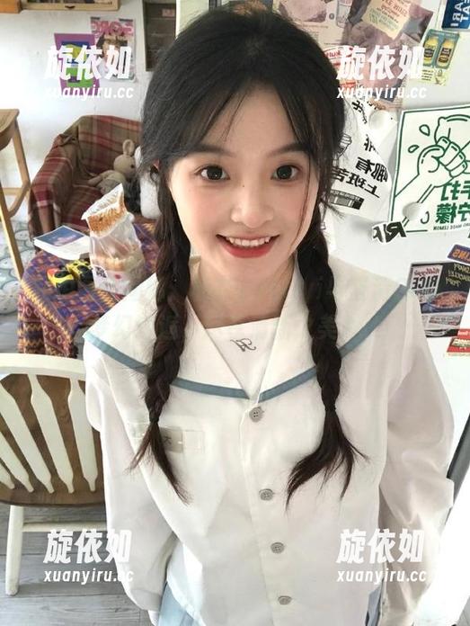 私拍图集揭秘：杨衣yangyi与筱清Qi的梦幻邂逅，尽享清新之美.txt
