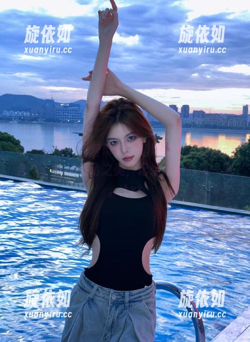 梦丝女神 - 香萱带你领略网球少女的魅力合集，分享运动之美，记录青春的每一刻。.txt
