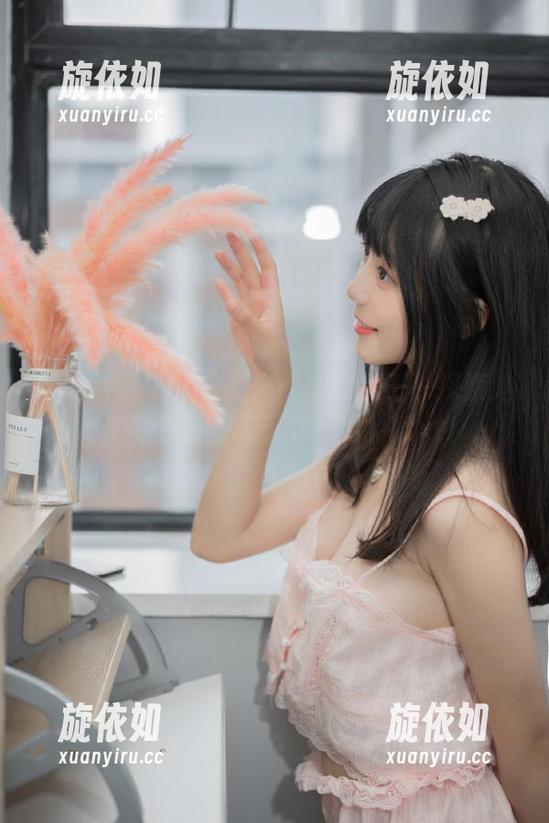 森萝财团 - 绽放光彩的媛媛女王：探索她的写真作品与艺术表现。.txt