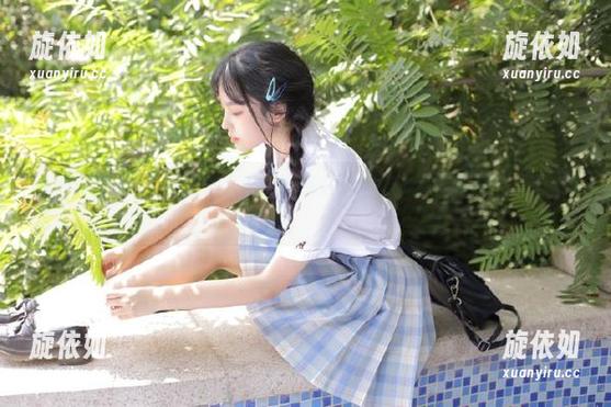 森萝财团JKFUN系列：时光定格在这些唯美少女写真图片中.txt