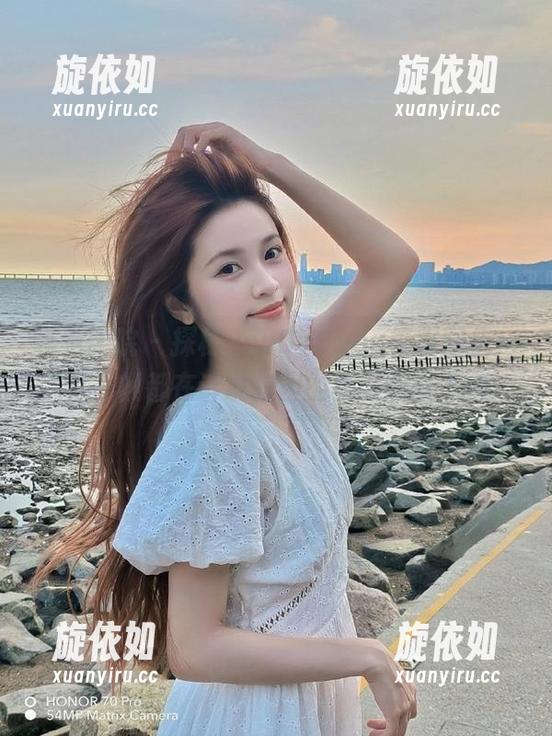 模范学院 - 探秘youOvOyou校服图集：每一帧都在诉说校园的美好故事.txt