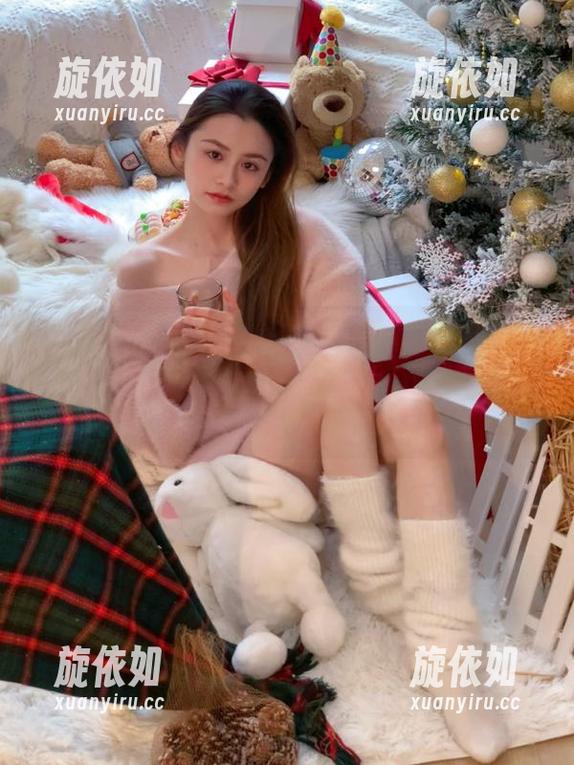 模范学院 - 探索夏笑笑Summer的校服魅力，这组图片让你重温纯真的校园时光，快来查看原图吧！.txt