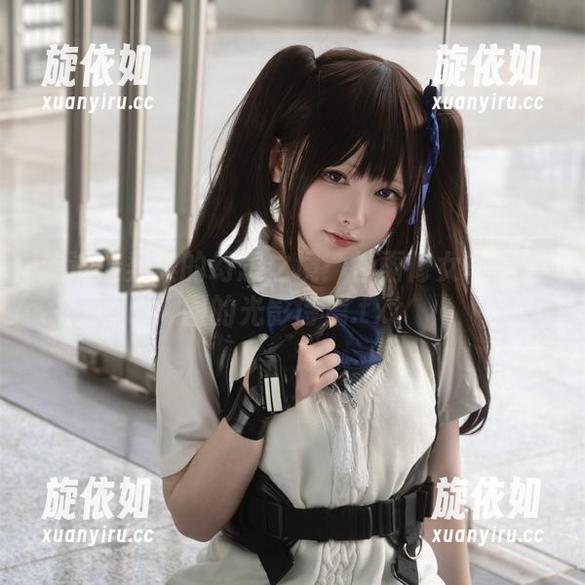 走进樱梨梨的幻想之境：甘雨修女写真套图的光影诗篇.txt