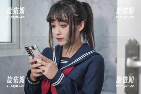 洛璃LoLiSAMA的无圣光比基尼套图，轻松驾驭性感与优雅的完美平衡，绝对让你心动不已！.txt