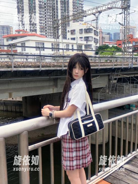 激萌文化 - 来自之应的牛仔裤写真：与众不同的图包创意展示.txt