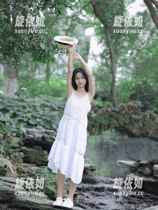 爱蜜社 - 探索小狐狸Sica的连衣裙世界，在线欣赏她的精彩写真资源！.txt