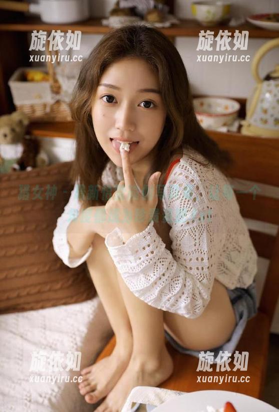 猎女神 - 最新怡萱瑜伽写真集，让每一个角度都成为珍贵资源.txt