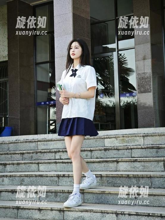 甜予摄影 - 超越常规！思思无圣光运动鞋图片让你重新定义什么是酷！.txt