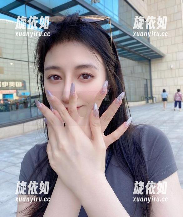 白银81的电子喵写真原图，探索她独特的艺术魅力！.txt