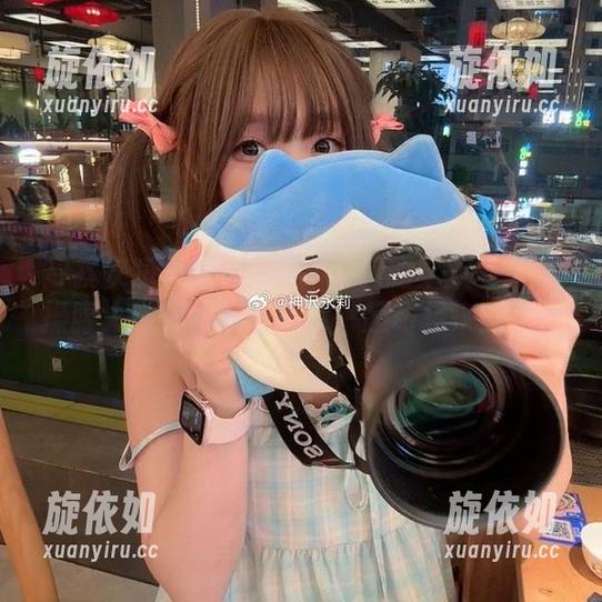 寻找快乐与活力：神沢永莉的半双马尾体操服大腿袜作品图集，一起动起来！.txt