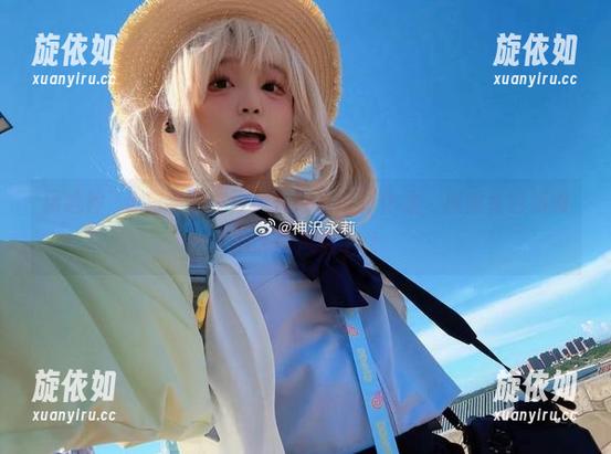 神沢永莉 精选神沢永莉平安夜分体式泳衣摄影作品,捕捉夏日海滩的无限风情.txt
