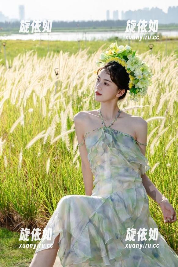 秀人网 - 探索Evelyn艾莉的魅力：性感女神巴厘岛私拍原图，记录下那个阳光沙滩的性感瞬间！.txt
