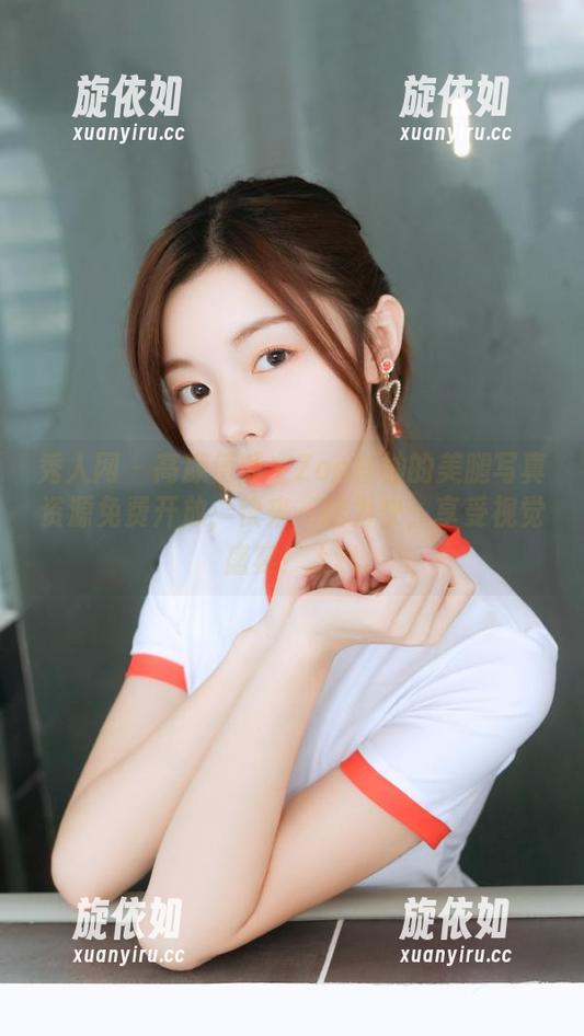 秀人网 - 高颜值博主Zoe柚柚的美腿写真资源免费开放，快来一睹为快，享受视觉盛宴！.txt