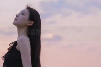 秀人网 – 娜娜子呀带来极致无圣光图包，天使形象重磅登场.txt