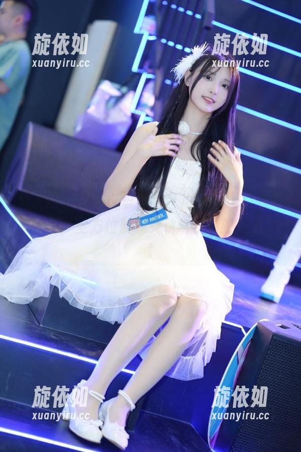 秀人网 - 洗净铅华，婕西儿jessie黑丝写真全集，全方位展现灵动与优雅的魅力.txt