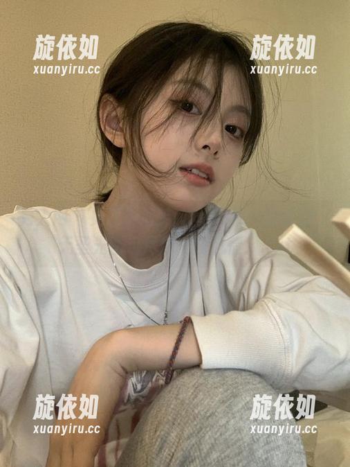 秀人网 - 见证小泡芙winna黑色的诱惑，无圣光图包尽展千面风情！.txt