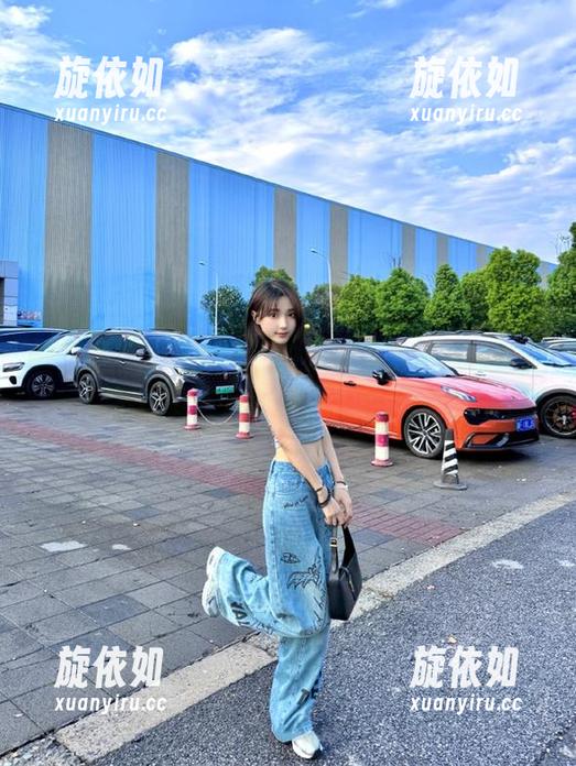 秀人网 - 小雨baby的私房图集：透过牛仔裤感受生活的点滴与真诚.txt