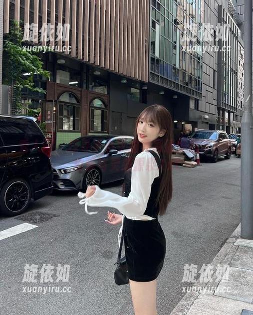 秀人网 - 探寻岁小岁油亮高清美图背后的故事与灵感源泉.txt