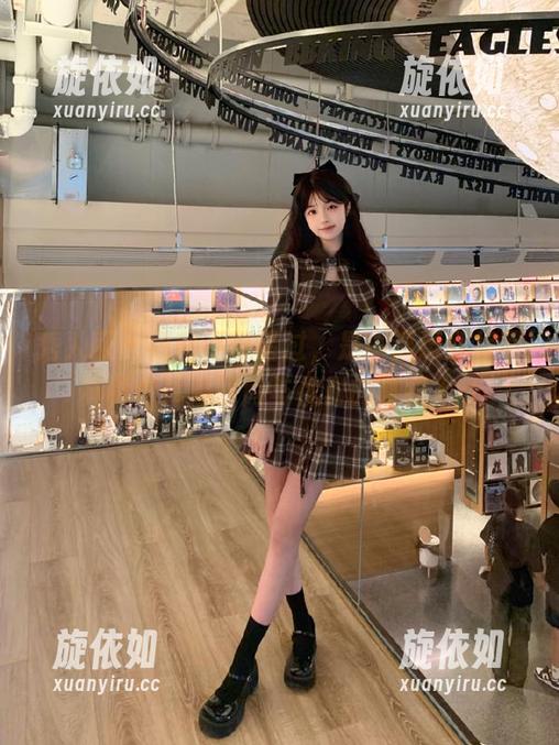 秀人网 - 福利不可错过，是小逗逗红裙写真带你体验时尚与优雅的碰撞.txt