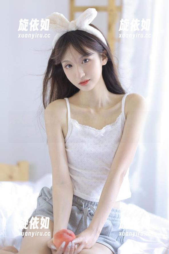 秀人网 - 翻开果儿victoria的校服图包：原图带你领略青春校园的魅力！.txt