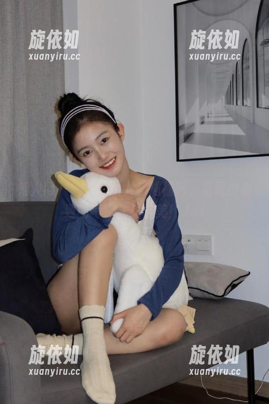 秀人网 - 温柔的柔女孩送福利，呈现出极致的写真作品之美！.txt