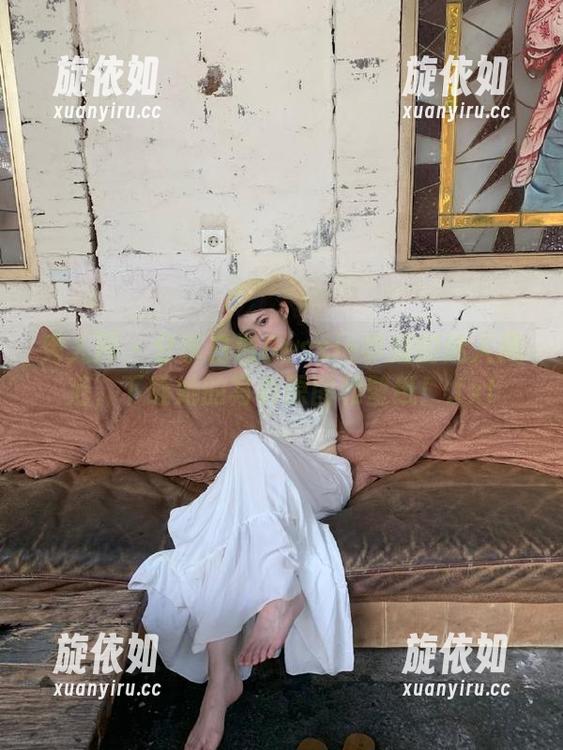 秀人网 - 分享白洁Bessie学姐的迷人风范，下载她的写真原图和壁纸！.txt