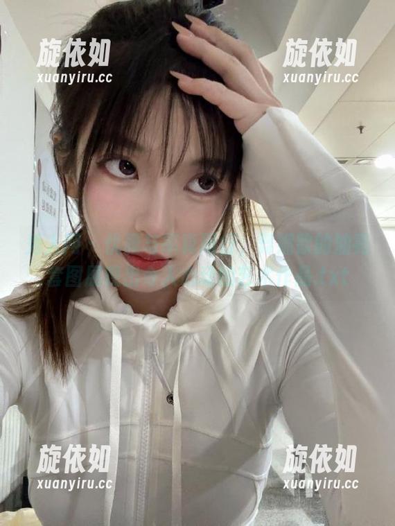 秀人网 - 优雅与率真同行，舞媚歆的油亮套图展现出令人心动的艺术作品.txt