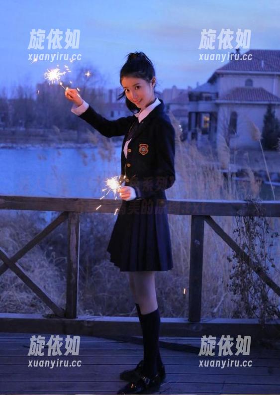 秀人网 - 软软酱白色系列写真全集，与你分享最精美的原图.txt