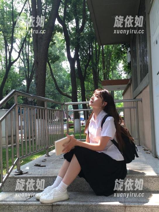 秀人网 - 陈雅漫VICKY全新写真集：灰丝之美，尽情展示她的独特风格.txt