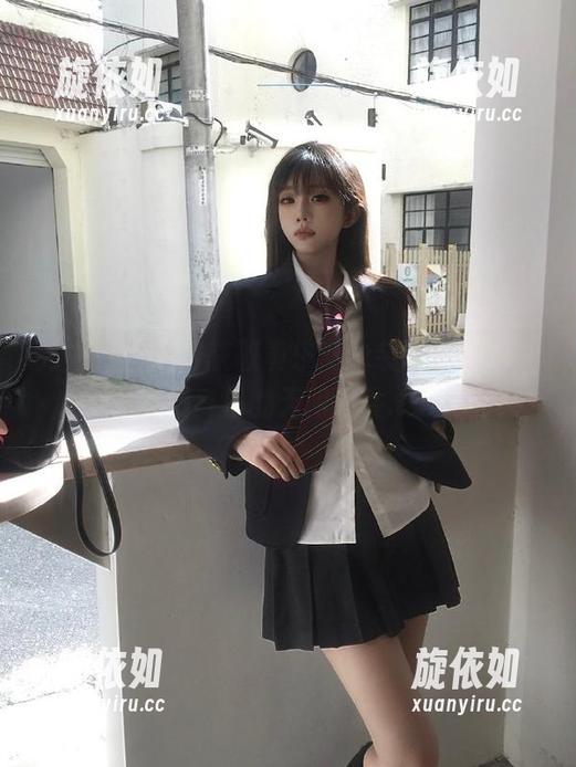 秀人网 - 免费获取黄乐然泳装写真，释放你对夏日的无限向往.txt