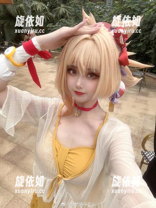 秋楚楚不秃头兔耳写真合集：陪你一起分享秋天的温暖和纯真！.txt