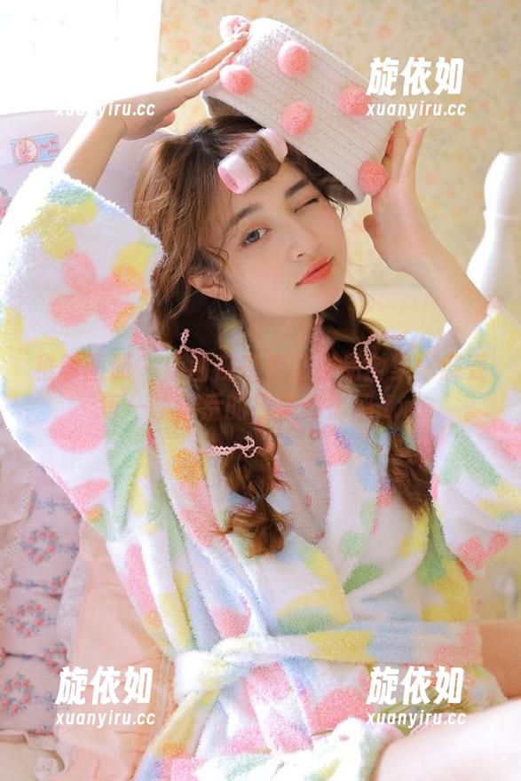 稚乖画册 - 赤西夜夜和服作品全集：感受每一帧背后的故事与情感.txt