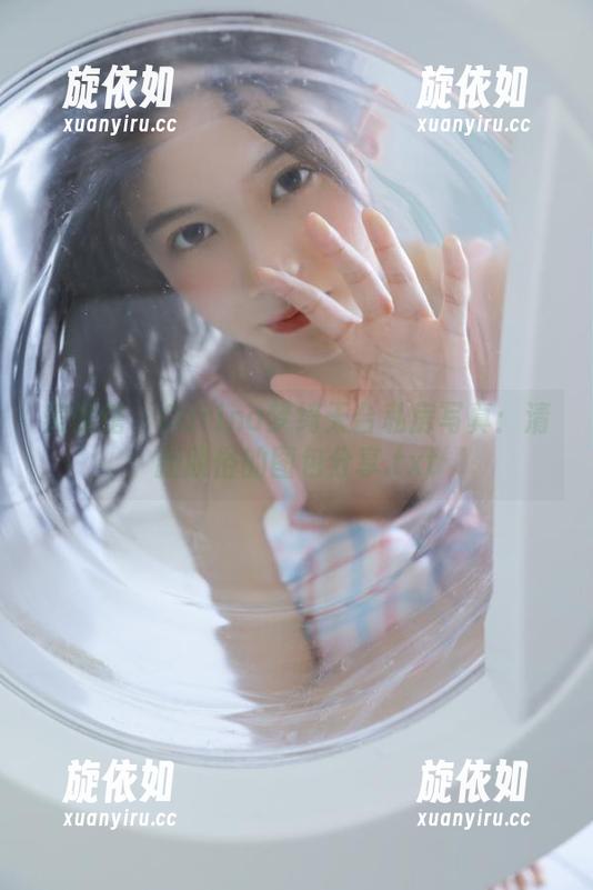 美媛馆 - Carina梦绮天台私房写真：清新脱俗的图包分享.txt