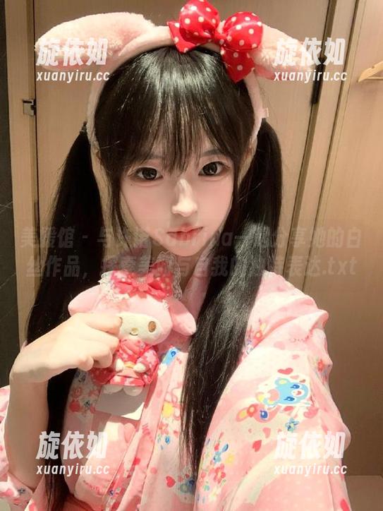 美媛馆 - 与许诺Sabrina一起分享她的白丝作品，探索美丽与自我的独特表达.txt